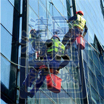 **與效益，打造專(zhuān)業(yè)高空清洗團(tuán)隊(duì)
